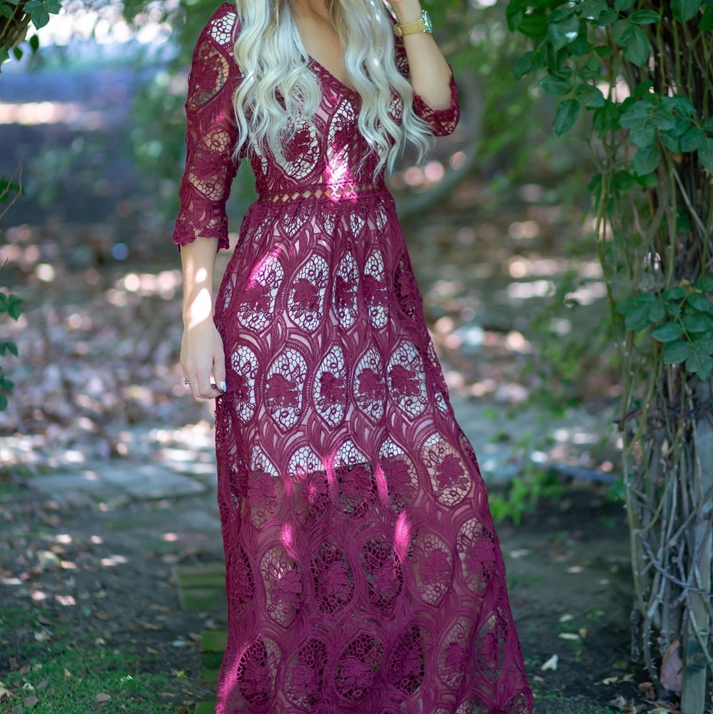 Maxi lace dress